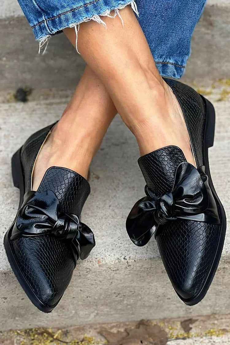 Laura | Black Loafers with Patent Bow