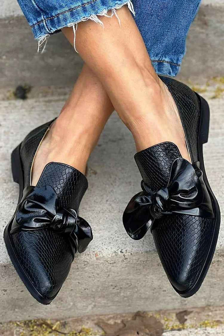 Laura | Black Loafers with Patent Bow