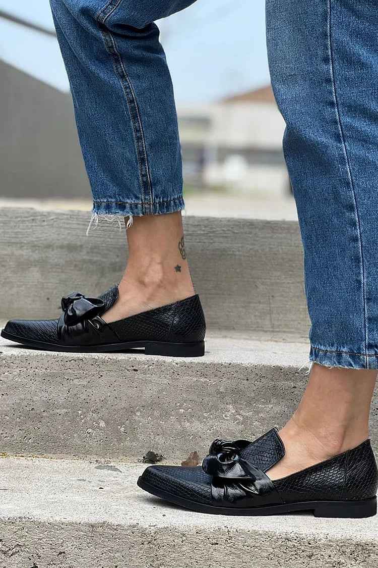 Laura | Black Loafers with Patent Bow