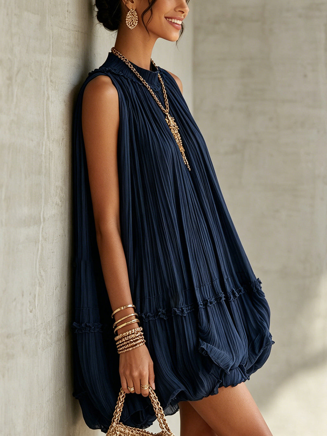 Camilla | Mini chiffon dress with halter neckline and balloon skirt